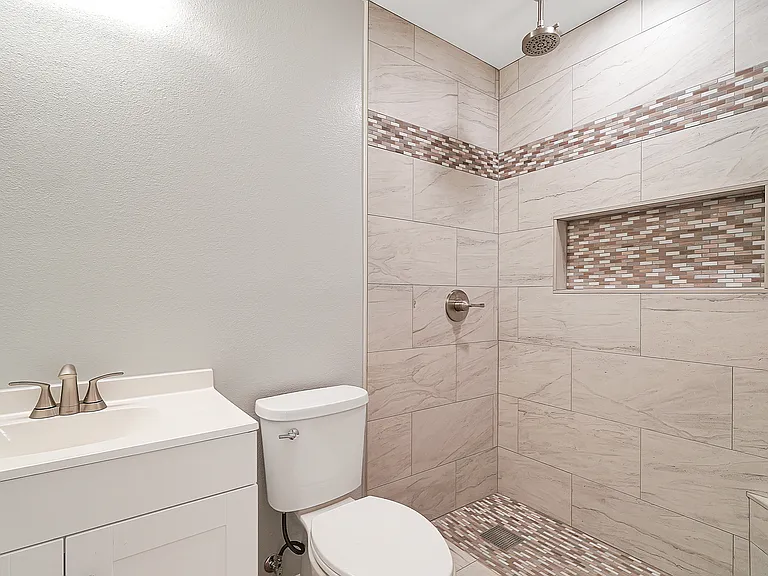 626 Manzanita Dr — Photo 12