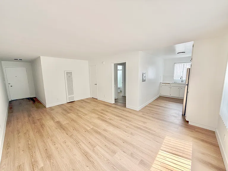 12766 Venice Blvd #106 — Photo 2