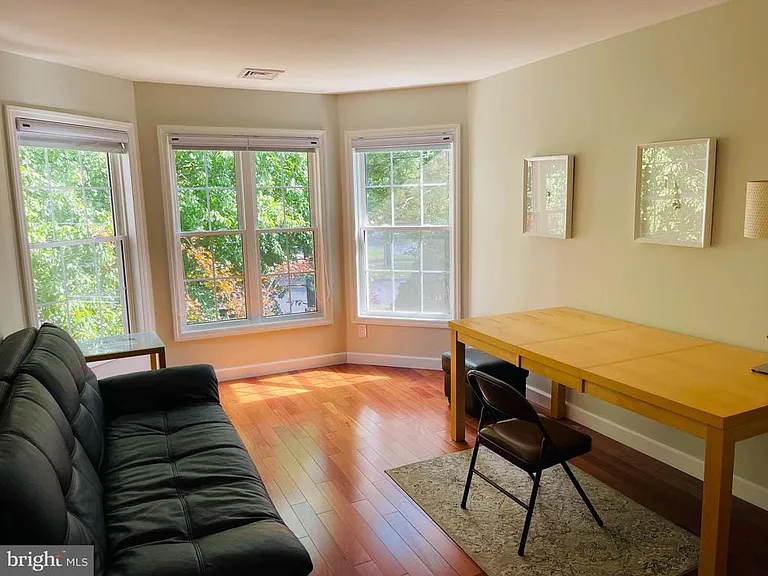 1 Cromwell Ct — Photo 32