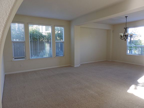 4th image of 4082 Bothwell Cir