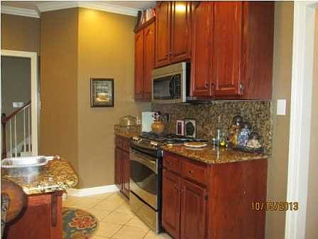 4th image of 3070 Richmond Dr