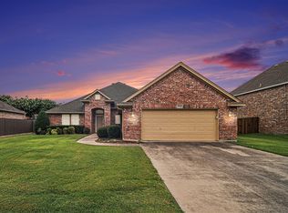 5516 La Bandera Trl, Benbrook, TX 76126
