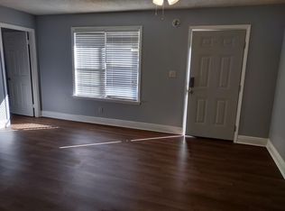 915 N Milton St #B, Tuscumbia, AL 35674