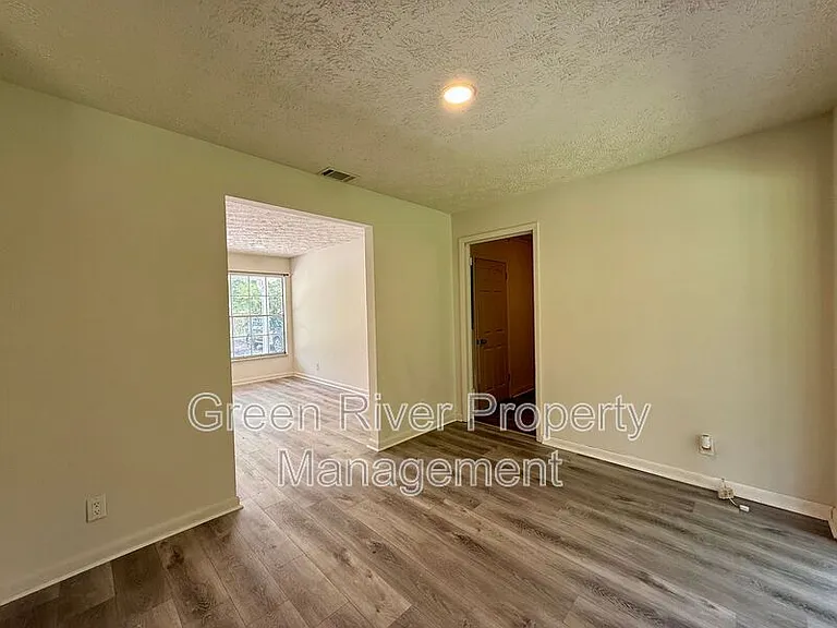 7398 Worthington Rd — Photo 6
