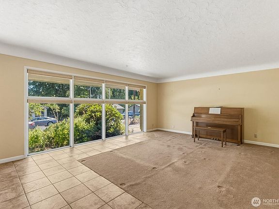 5th image of 401 Barr Drive