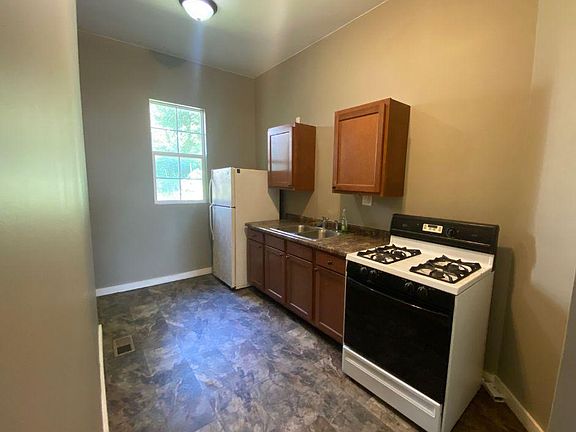 4th image of 2413 S 11th St #2413