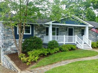 26 Crestwood Dr, Arden, NC 28704