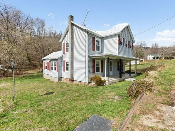 121 Branch Rd, Eagle Rock, VA 24085