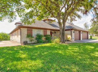 405 Peninsula Ct, Granbury, TX 76048