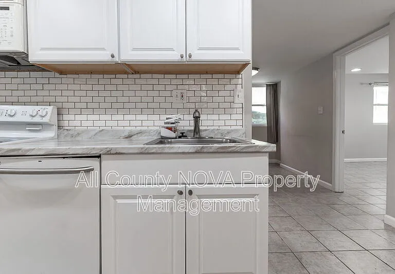 4141 21st Rd N #B — Photo 5