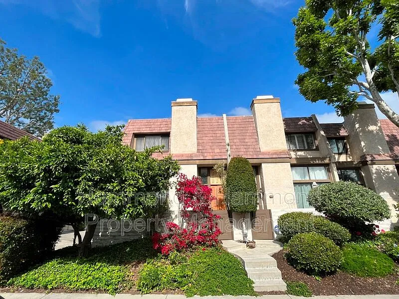 3 bed, 2.5 bath, 1576 sqft, $3,595 — Photo 1
