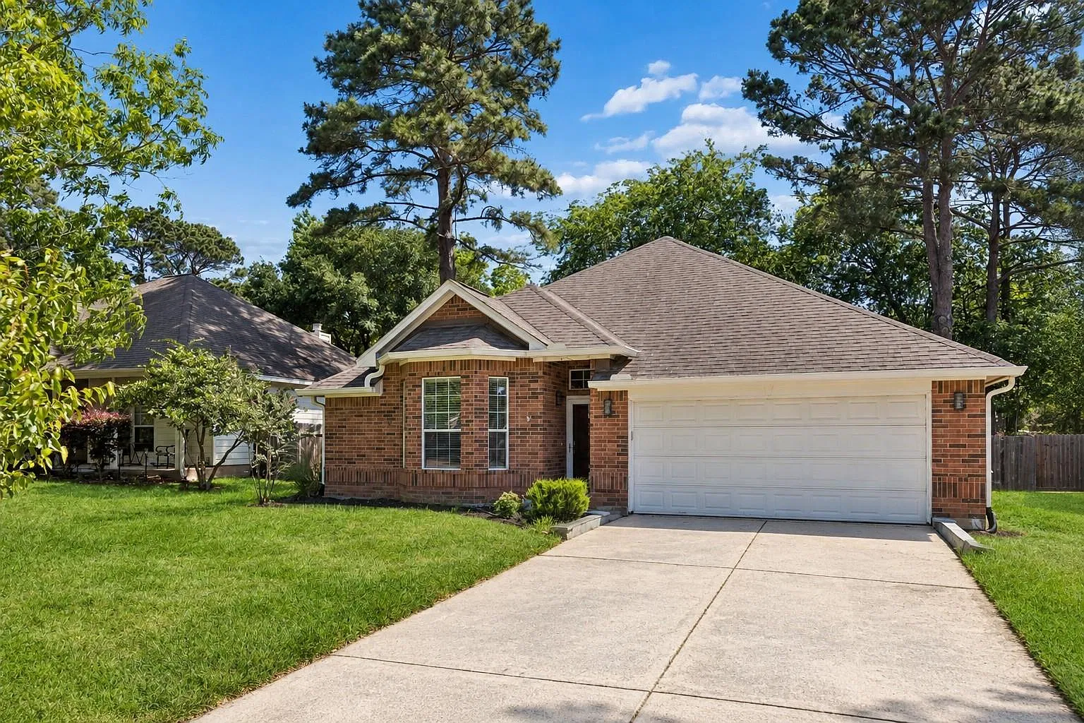 3 bed, 2.0 bath, 1629 sqft, $2,000 — Photo 2
