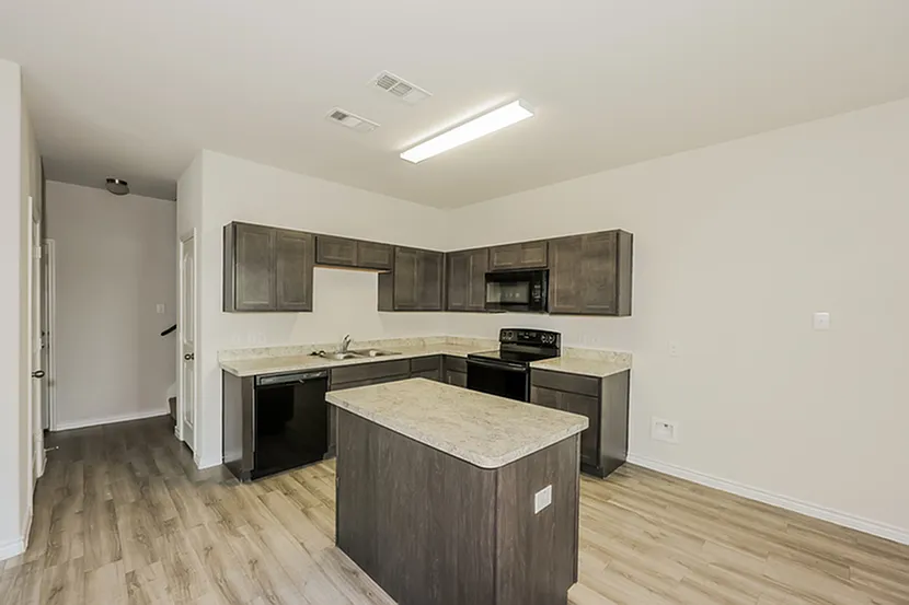 Cardinal Townhomes — Photo 4