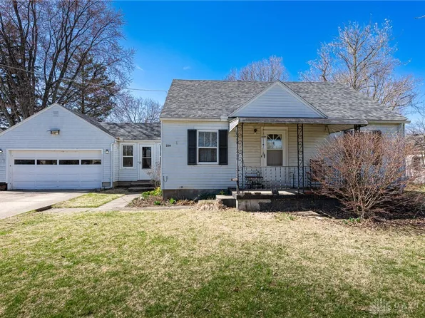 359 N Diamond Mill Rd, New Lebanon, OH 45345