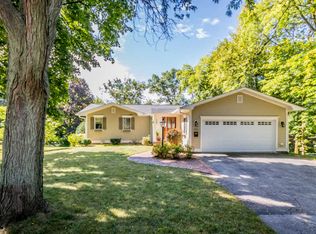 216 Wall St, Geneva, IL 60134