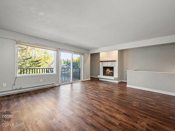 4th image of 929 Clay Ct #9