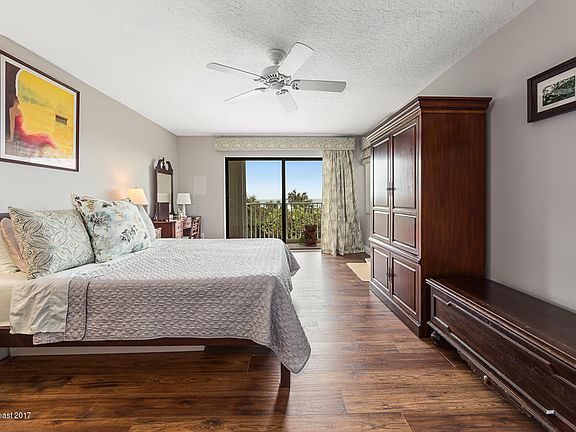 4th image of 555 Harrison Ave APT 202