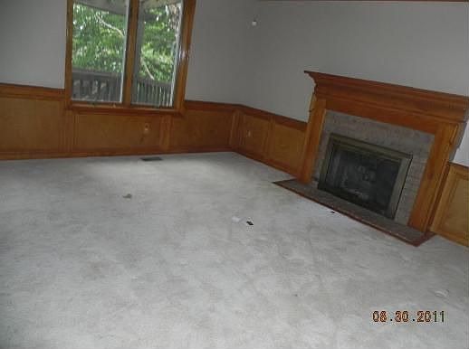 4th image of 6425 Larson Ct