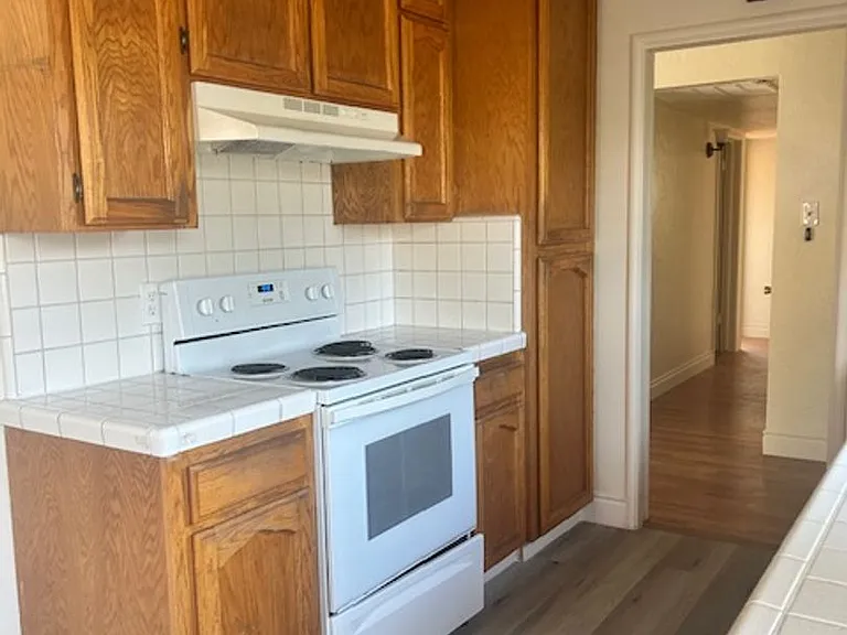 4436 N Van Dyke Ave — Photo 11