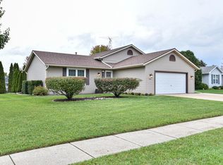 308 Sunny Hill Dr, Elkhorn, WI 53121