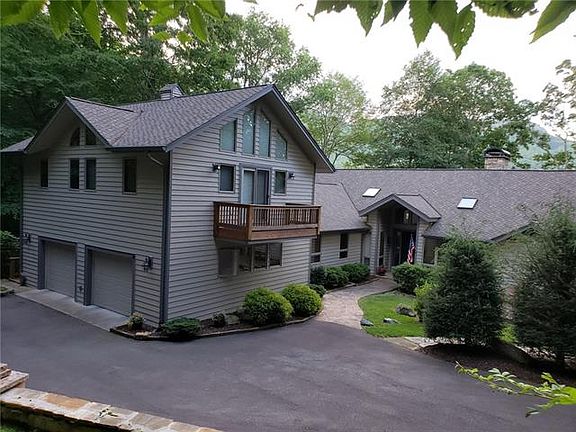 5th image of 1104 Vista Way