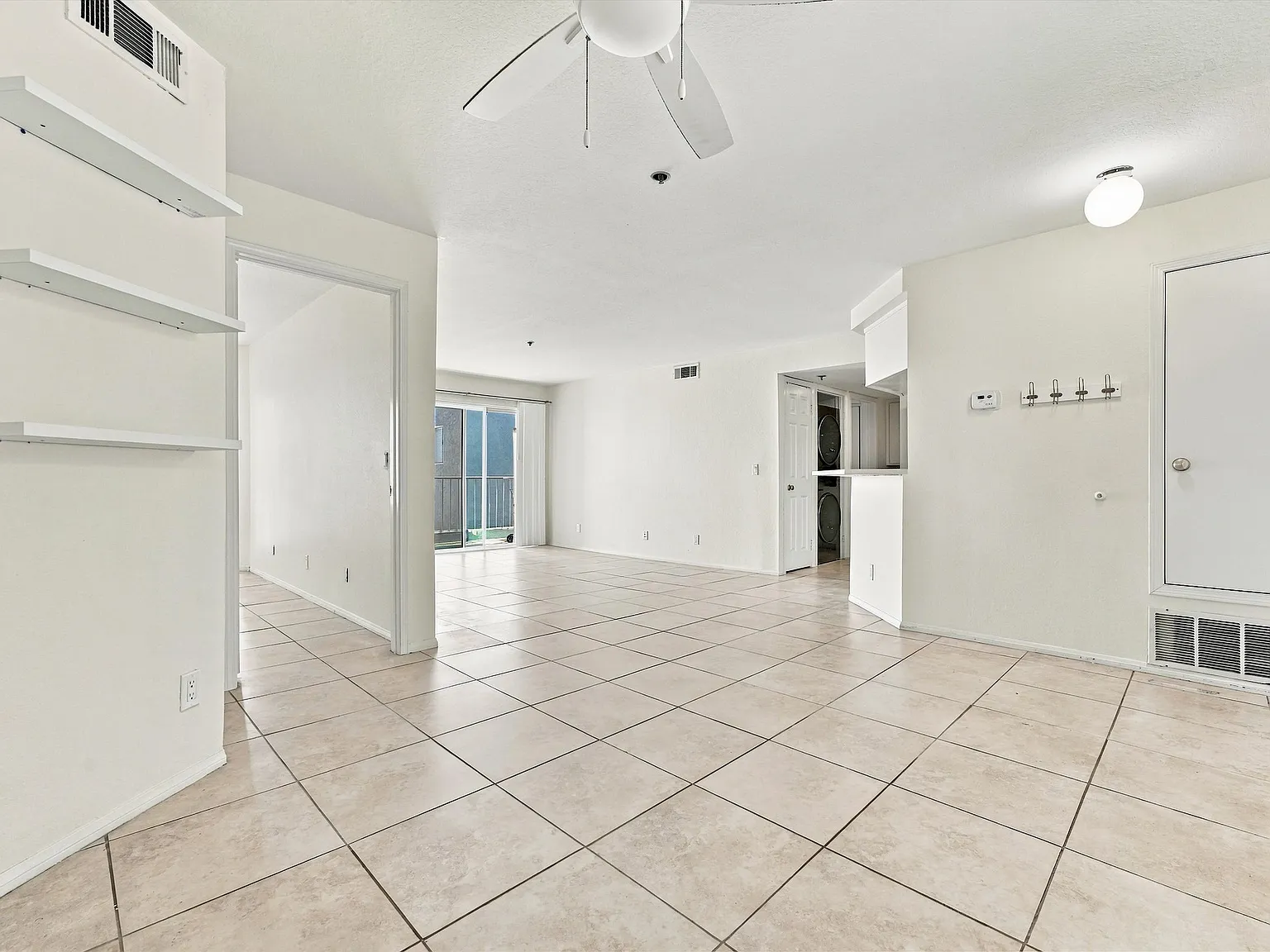 2 bed, 930 sqft, $2,750 — Photo 4