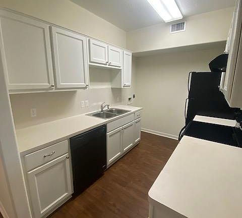 3rd image of 500 Vicki Dr APT 23