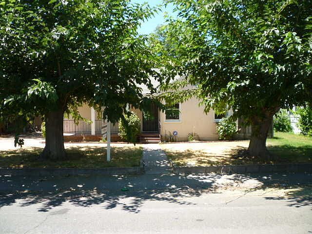 1st image of 3325 N Sierra Madre Ave