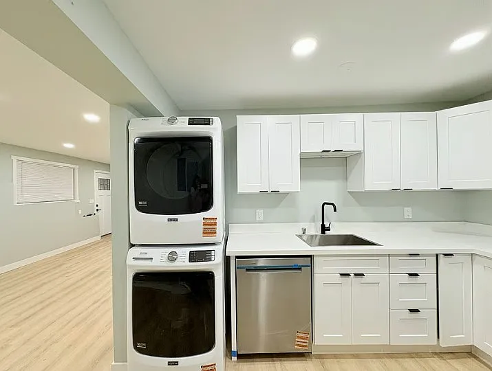 2 bed, 960 sqft, $2,000 — Photo 1