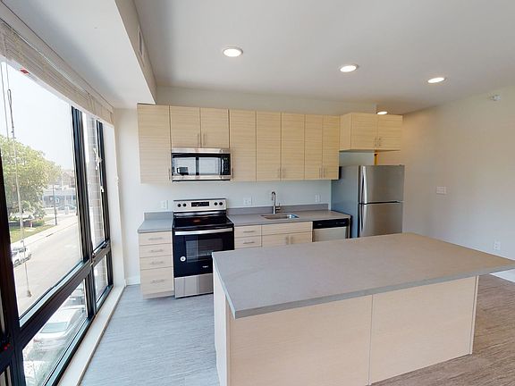 2nd image of 2530 University Ave #303