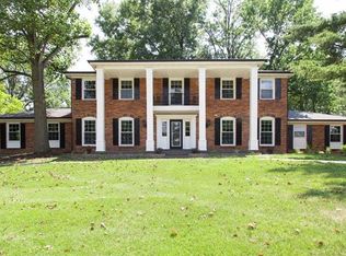 12144 Point Oak Rd, Saint Louis, MO 63131