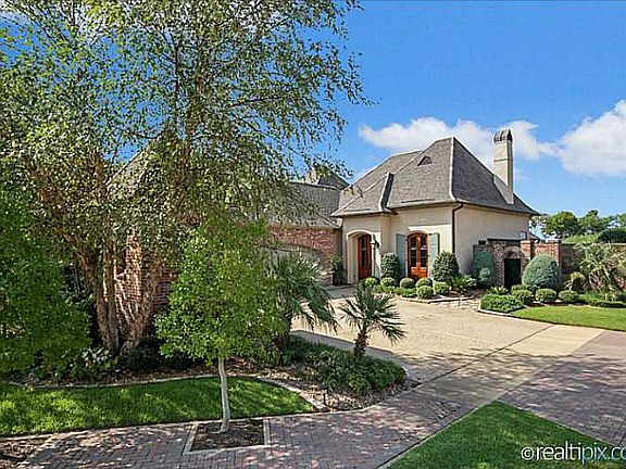 3rd image of 100 Belle Maison Ct
