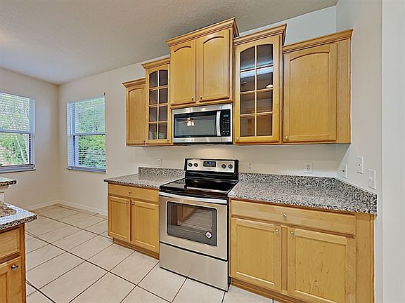 5th image of 154 Crystal Oak Dr