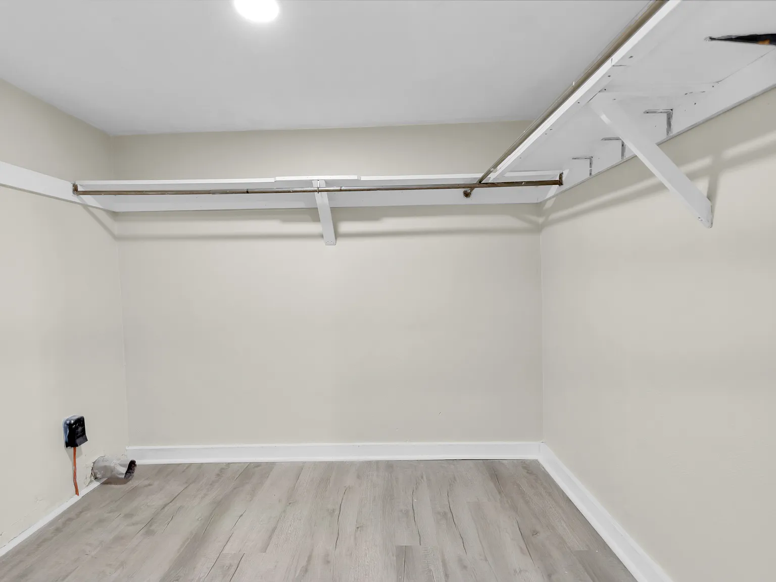 1 bed, 950 sqft, $1,235 — Photo 2