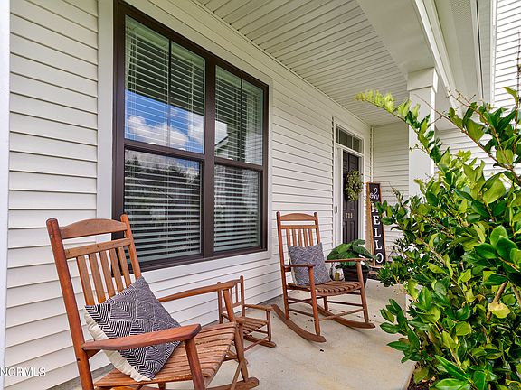 3rd image of 789 Heartwood Drive