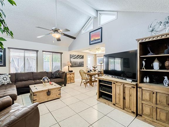 4th image of 2537 E Garnet Ave