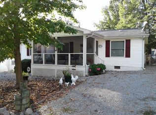 39 Elm Trl, Bracey, VA 23919
