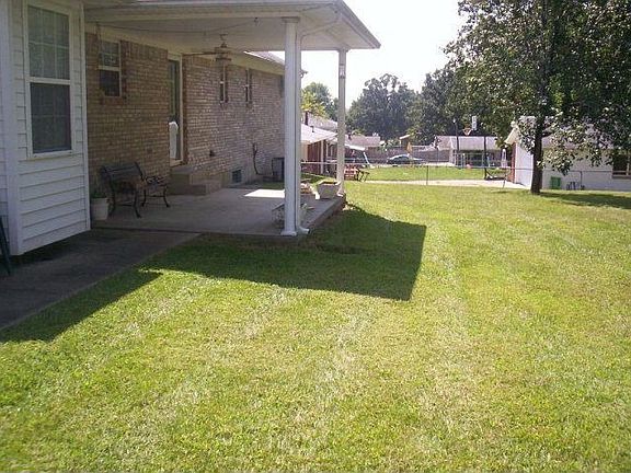 5th image of 300 E Lakeview Dr