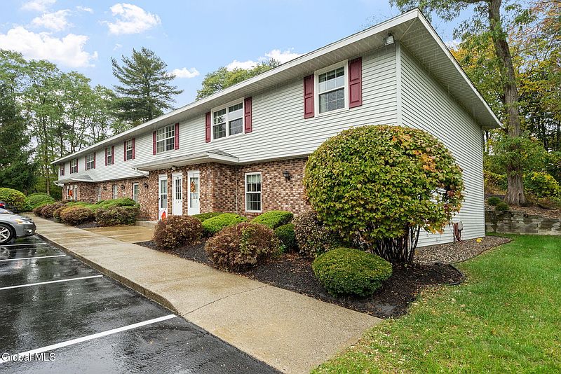 4th image of 25A Pine Lane #6A