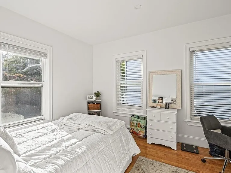 55 Saxton St #3 — Photo 8
