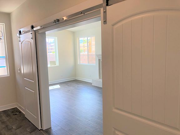 3rd image of 5817 Thyme Pl