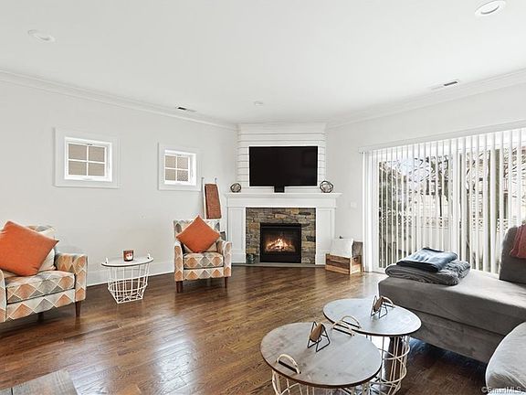 5th image of 61 Osborne Ave #A