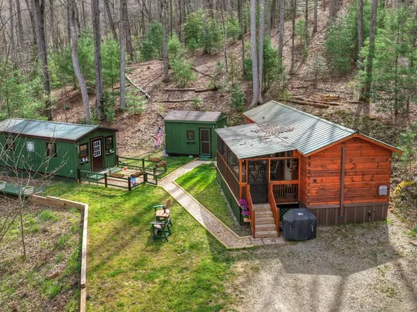 57 Meadow Hl, Morganton, GA 30560