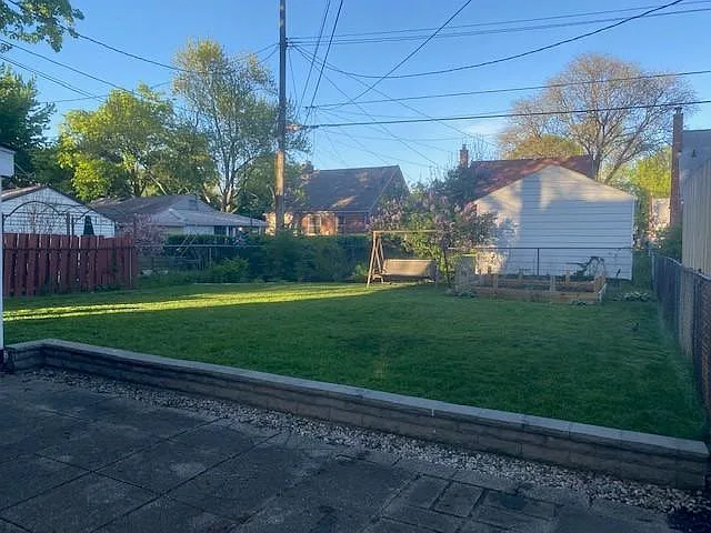 23270 Sherman St — Photo 2