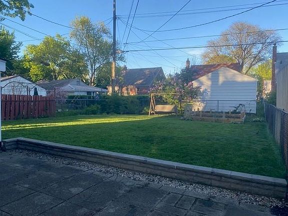 2nd image of 23270 Sherman St