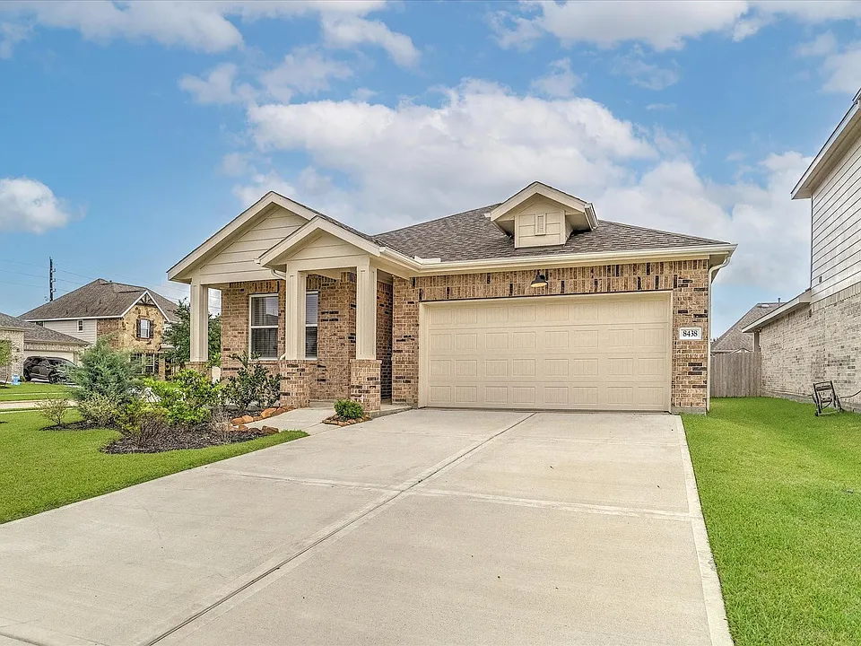 8438 Bay Ridge Cir