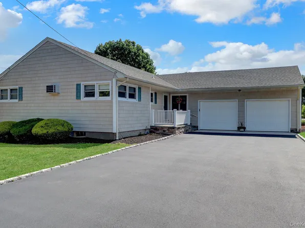 12 Bainbridge Avenue, Melville, NY 11747