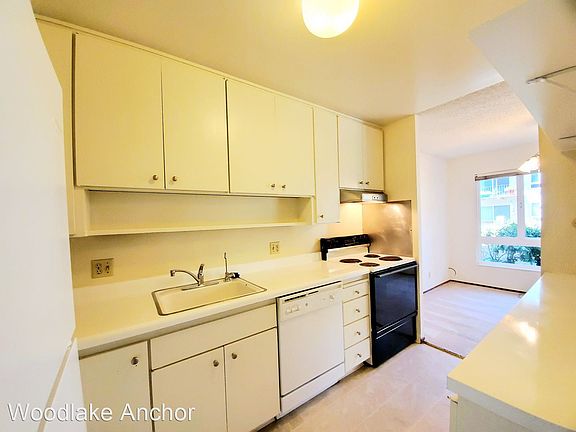 5th image of 800 N Delaware St APT 206