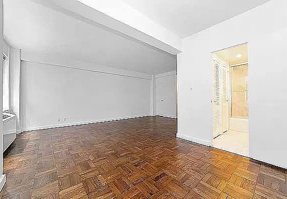 2nd image of 210 E 58th St #3RH
