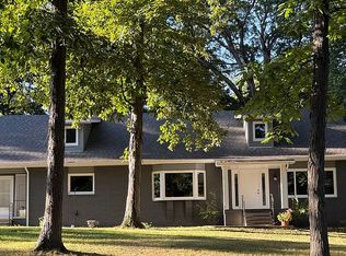 14700 N Allen Ln, Mount Vernon, IL 62864